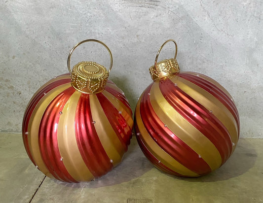 Christmas Baubles - Red & Gold